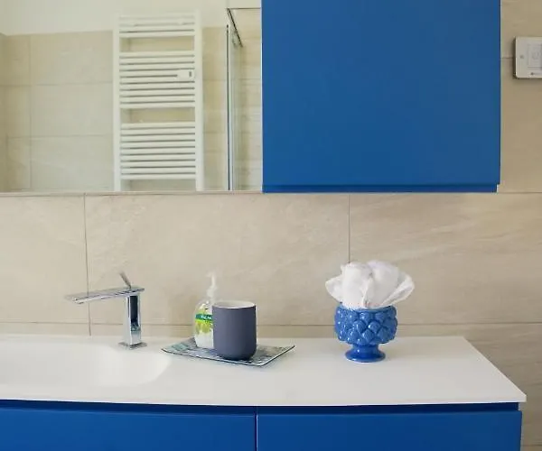 The Blue - / View Modern Near Olmo 코모