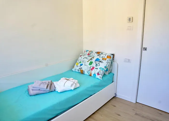 The Blue - / View Modern Near Olmo *